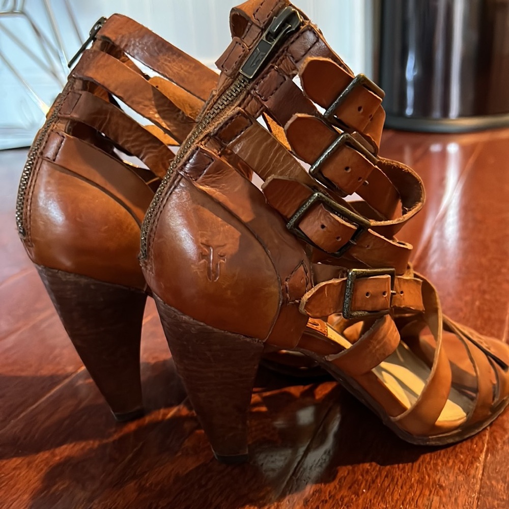 FRYE brown leather stewpot Moto heels w buckle, size 7.5 - Picture 7 of 10